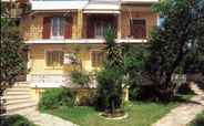 Lorenzo House Apartments Lassi