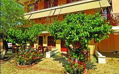 Lorenzo House Apartments Lassi