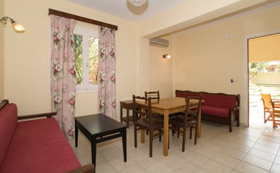 Lorenzo House Apartments Lassi